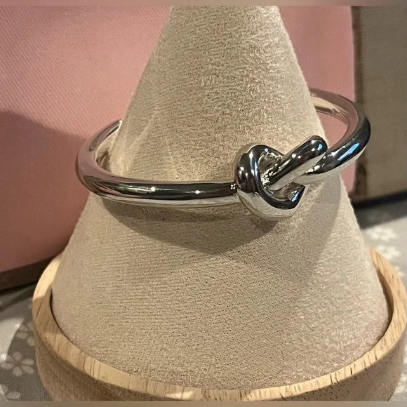 Kate Spade Silver Tone Loves Me Knot Cuff Bracelet NWT and dust bag - Picture 2 of 9